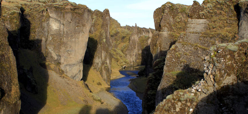 Blick in den Fjaðrárgljúfur Canyon