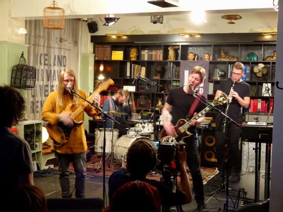 Ceasetone im KEX Hostel